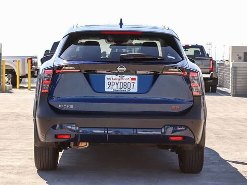 Used 2025 Nissan Kicks SR FWD image 5
