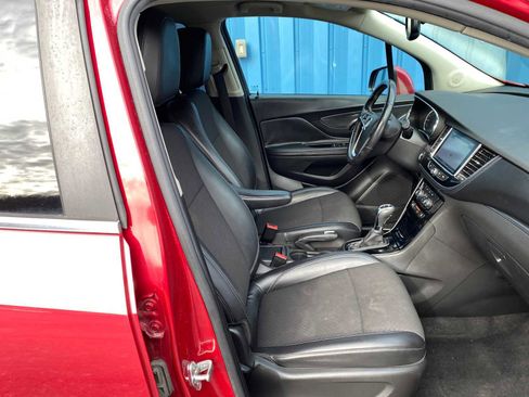 Used 2019 Buick Encore Sport Touring image 28