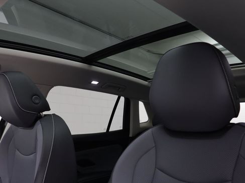 New 2026 Volkswagen Tiguan SE image 12