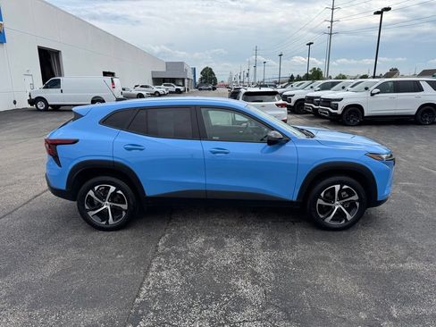 Used 2024 Chevrolet Trax RS w/ Driver Confidence Package FWD image 8