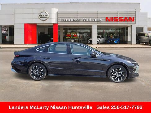 Used 2024 Hyundai Sonata SEL FWD image 2