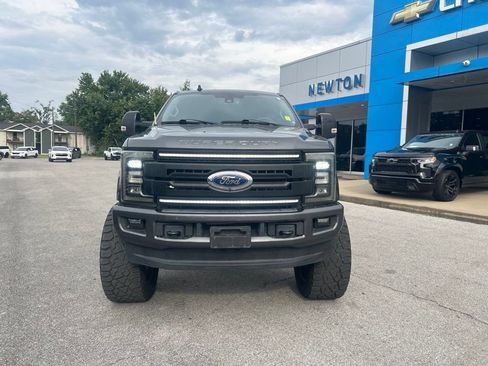 Used 2019 Ford F250 Lariat w/ Lariat Ultimate Package AWD/4WD image 2
