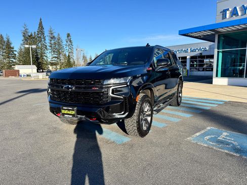 Used 2022 Chevrolet Tahoe Z71 w/ Luxury Package image 3