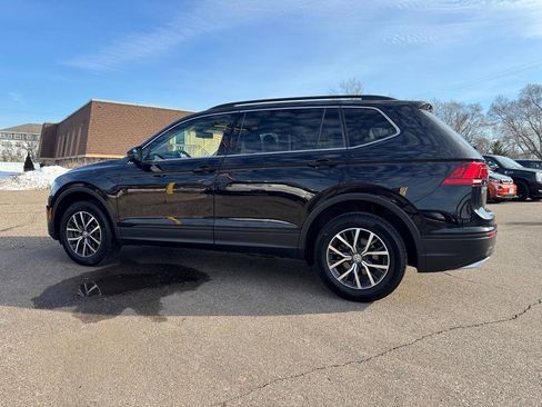 Used 2019 Volkswagen Tiguan SE w/ Panoramic Sunroof Package image 8
