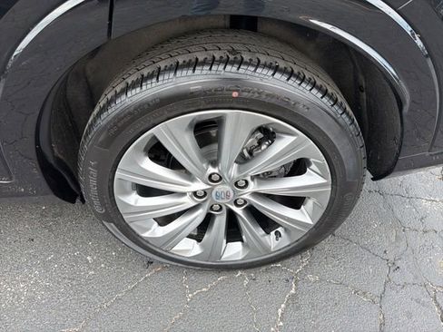 Used 2025 Buick Envista Sport Touring FWD image 9