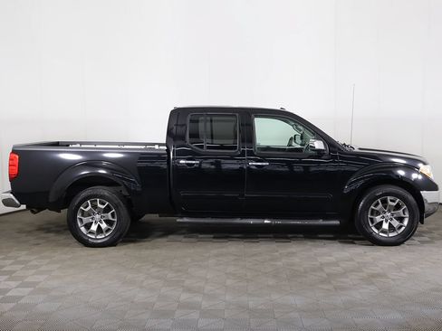Used 2014 Nissan Frontier SL w/ SL Moonroof Package AWD/4WD image 17