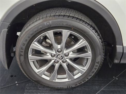 Used 2018 Toyota RAV4 Limited w/ Advanced Technology Package image 10