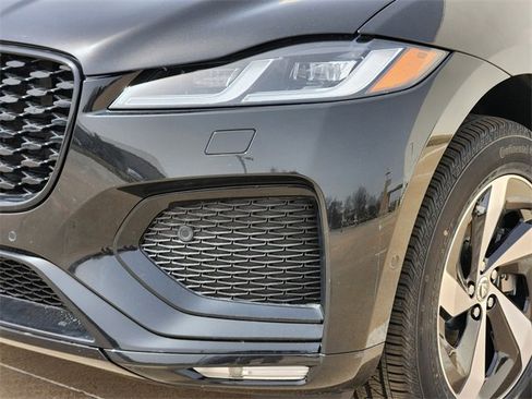 Used 2026 Jaguar F-PACE R-Dynamic S image 8