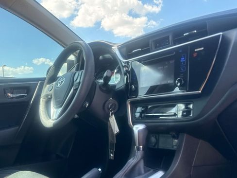 Used 2017 Toyota Corolla LE FWD image 29