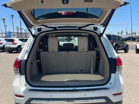 Used 2015 Nissan Pathfinder Platinum w/ Family Entertainment Package FWD image 31