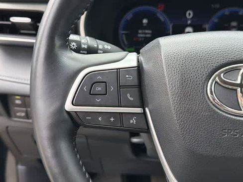 Used 2023 Toyota Highlander Limited image 9