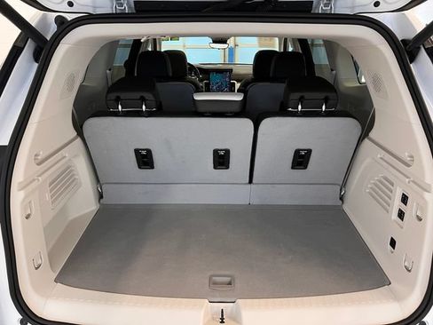 Used 2025 GMC Acadia Denali w/ Super Cruise Package AWD/4WD image 9