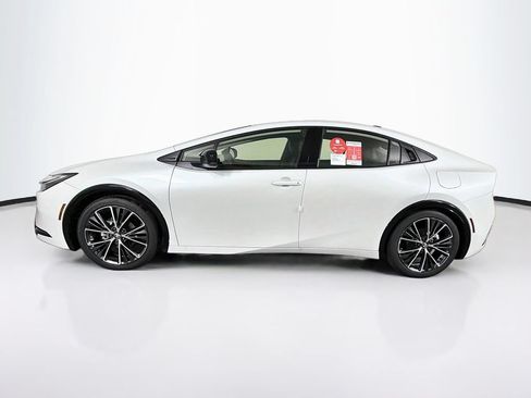 New 2027 Toyota Prius XLE FWD image 5