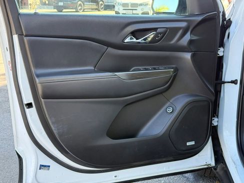 Used 2018 GMC Acadia SLT image 13