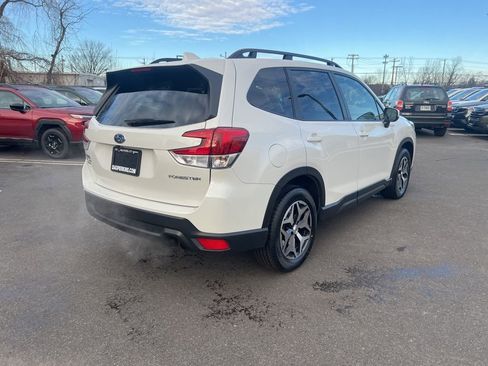 Used 2023 Subaru Forester Premium image 6