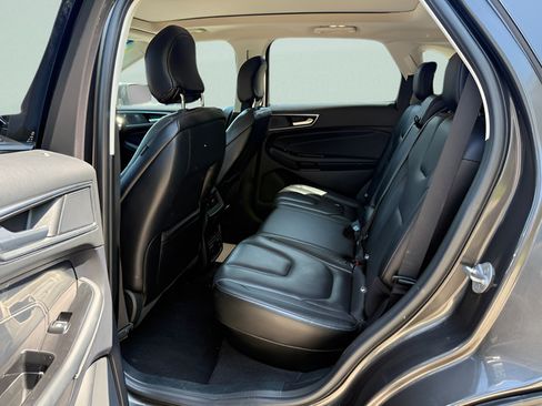 Used 2019 Ford Edge Titanium w/ Equipment Group 301A AWD/4WD image 5