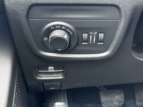 New 2026 Jeep Grand Cherokee Altitude AWD/4WD image 28