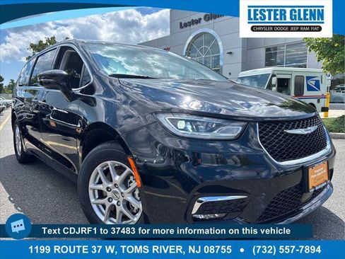 Certified 2024 Chrysler Pacifica Touring-L FWD image 1
