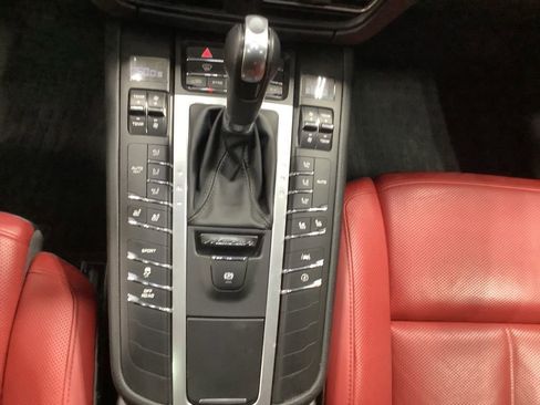 Used 2020 Porsche Macan S image 16