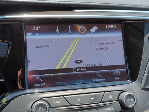 Used 2020 Buick Envision Essence AWD/4WD image 19