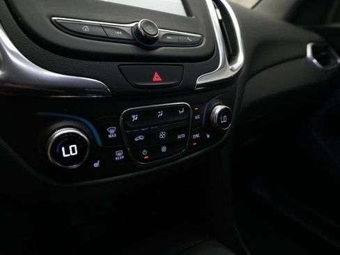 Used 2018 Chevrolet Equinox LT FWD image 21