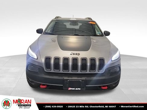 Used 2017 Jeep Cherokee Trailhawk w/ Cold Weather Group AWD/4WD image 6