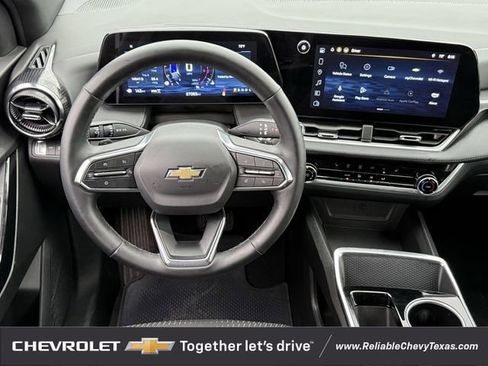 Used 2025 Chevrolet Equinox LT image 12