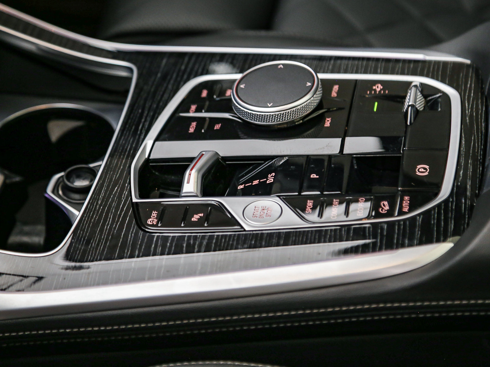 Used 2024 BMW X7 xDrive40i w/ M Sport Package AWD/4WD image 21