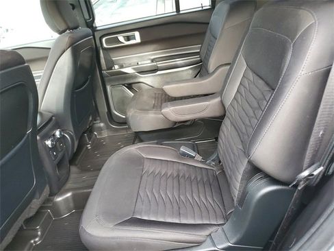Used 2020 Ford Explorer XLT image 25