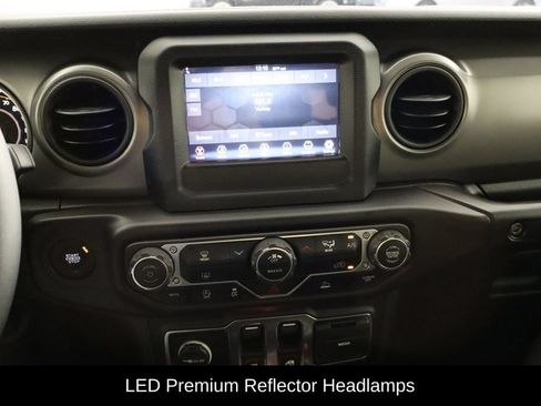 Used 2023 Jeep Wrangler Sport AWD/4WD image 19