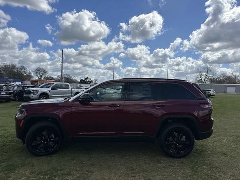 New 2026 Jeep Grand Cherokee Limited w/ Limited Altitude Package AWD/4WD image 19