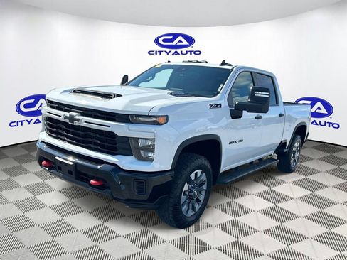 Used 2024 Chevrolet Silverado 2500 Custom w/ Custom Value Package AWD/4WD image 8
