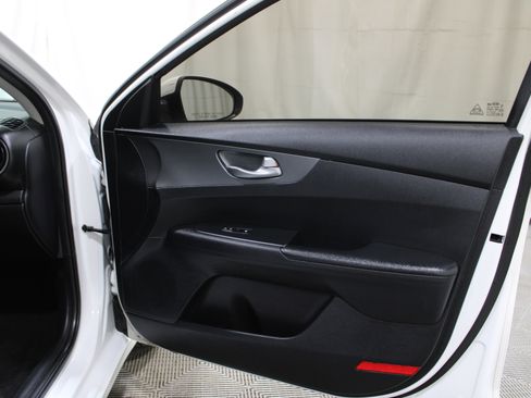 Used 2019 Kia Forte LXS image 28