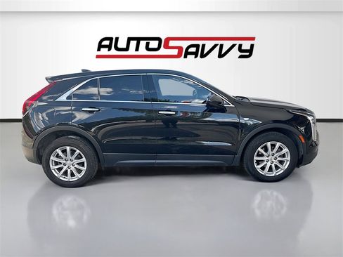 Used 2022 Cadillac XT4 Luxury w/ Cold Weather Package image 8