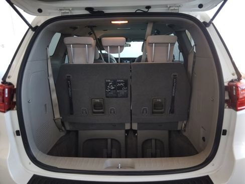 Used 2019 Kia Sedona LX FWD image 18