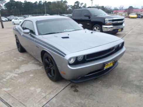 Used 2013 Dodge Challenger R/T image 4