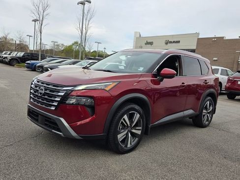 Used 2024 Nissan Rogue SL image 4