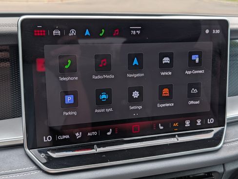 Certified 2025 Volkswagen Tiguan SE R-Line AWD/4WD image 22