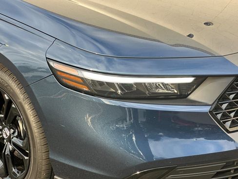 Certified 2025 Honda Accord SE image 10