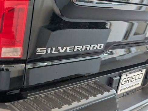 Used 2024 Chevrolet Silverado 2500 ZR2 image 13
