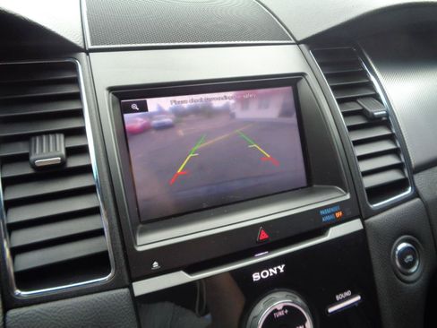 Used 2013 Ford Taurus SHO AWD/4WD image 9