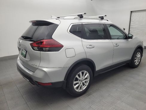 Used 2018 Nissan Rogue SV AWD/4WD image 9