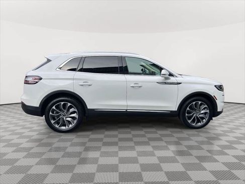 Used 2023 Lincoln Nautilus Reserve AWD/4WD image 4