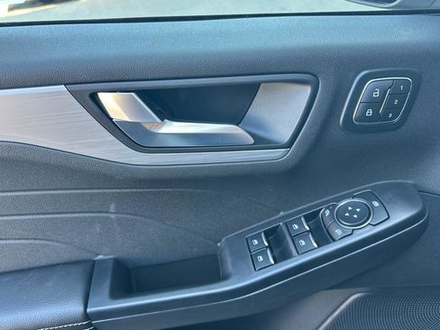 New 2025 Ford Escape SE w/ PHEV Premium Package image 8