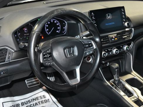 Used 2020 Honda Accord Sport image 2