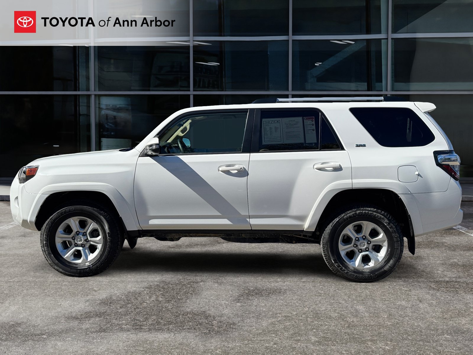 Used 2024 Toyota 4Runner SR5 Premium w/ SR5 Premium Package AWD/4WD image 9