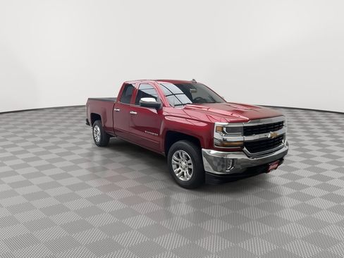 Used 2018 Chevrolet Silverado 1500 LT w/ All Star Edition image 34