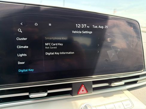 Used 2024 Hyundai Elantra Limited FWD image 46