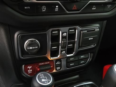 Used 2024 Jeep Wrangler Unlimited Rubicon image 18