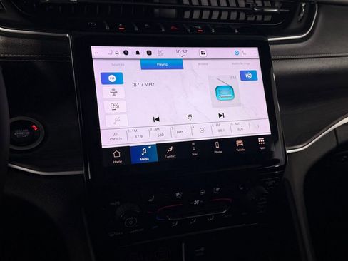 Used 2024 Jeep Grand Cherokee L Limited w/ Luxury Tech Group II image 14